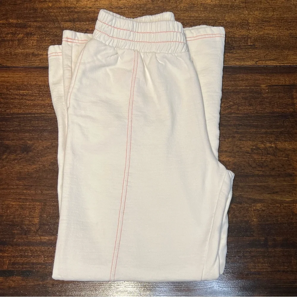 Urban Outfitters White Flared Pants - Picture 3 of 3